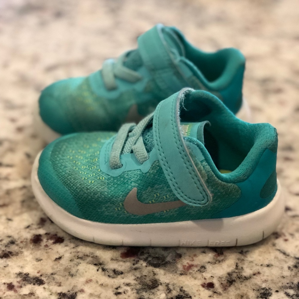 VGUC Nike Free RN (Size 4 Toddler)